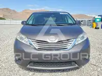 2017 Toyota SIENNA photo
