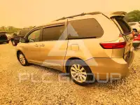 2017 Toyota SIENNA photo