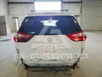 2017 Toyota SIENNA фото