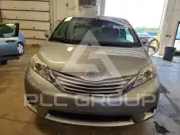 2017 Toyota SIENNA фото