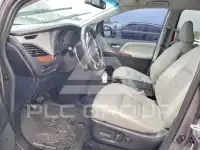 2017 Toyota SIENNA фото