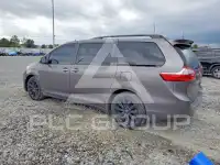 2017 Toyota SIENNA фото