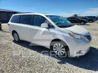 2017 Toyota SIENNA photo