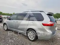 2017 Toyota SIENNA photo