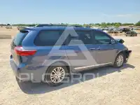 2017 Toyota SIENNA photo