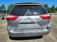 2017 Toyota SIENNA фото