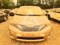 2017 Toyota SIENNA photo