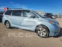 2017 Toyota SIENNA фото