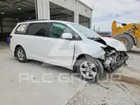 2017 Toyota SIENNA фото
