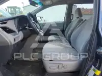 2017 Toyota SIENNA photo