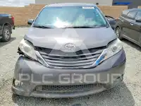 2017 Toyota SIENNA photo