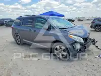 2017 Toyota SIENNA фото