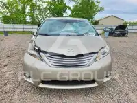 2017 Toyota SIENNA photo