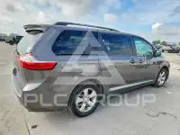 2017 Toyota SIENNA фото