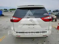 2017 Toyota SIENNA фото