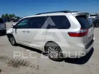 2017 Toyota SIENNA фото