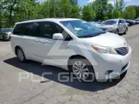 2017 Toyota SIENNA photo
