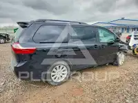 2017 Toyota SIENNA photo