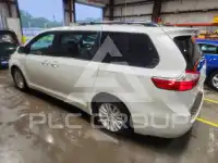 2017 Toyota SIENNA фото