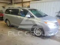 2017 Toyota SIENNA photo