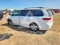 2017 Toyota SIENNA photo