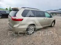 2017 Toyota SIENNA photo