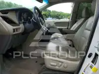2017 Toyota SIENNA photo
