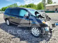 2017 Toyota SIENNA фото