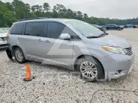 2017 Toyota SIENNA photo