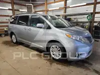 2017 Toyota SIENNA photo