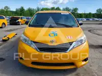 2017 Toyota SIENNA фото