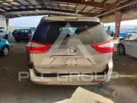 2017 Toyota SIENNA фото