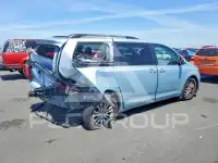 2017 Toyota SIENNA фото