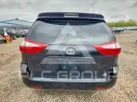2017 Toyota SIENNA photo