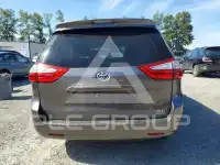 2017 Toyota SIENNA фото
