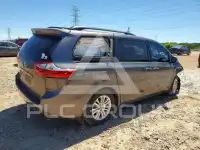 2017 Toyota SIENNA фото