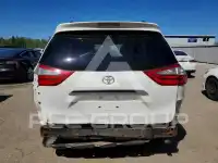 2017 Toyota SIENNA photo