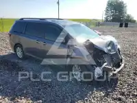 2017 Toyota SIENNA фото