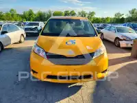 2017 Toyota SIENNA фото