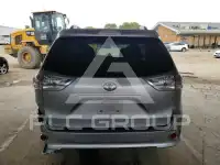 2017 Toyota SIENNA photo