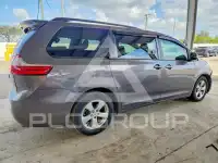 2017 Toyota SIENNA фото