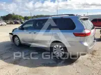 2017 Toyota SIENNA photo