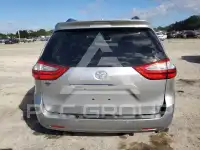 2017 Toyota SIENNA photo