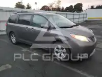 2017 Toyota SIENNA фото