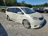 2017 Toyota SIENNA фото
