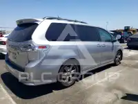 2017 Toyota SIENNA фото