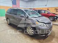 2017 Toyota SIENNA фото