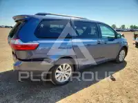 2017 Toyota SIENNA photo