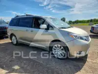 2017 Toyota SIENNA фото