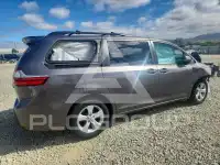 2017 Toyota SIENNA photo
